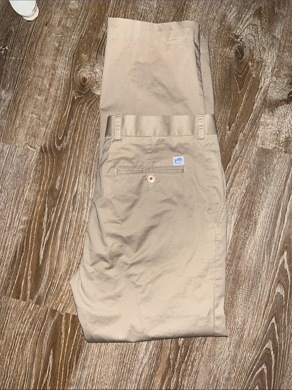 New Sothern tide tailored fit khakis 96% cotton and 2% Elastane